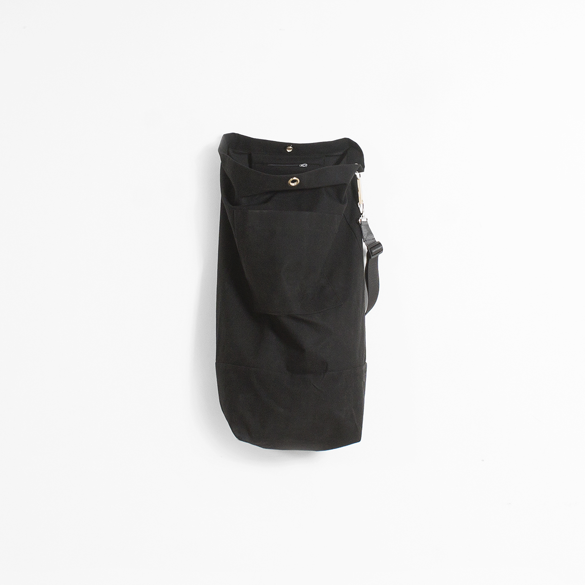 Poche à linge_Noire_00