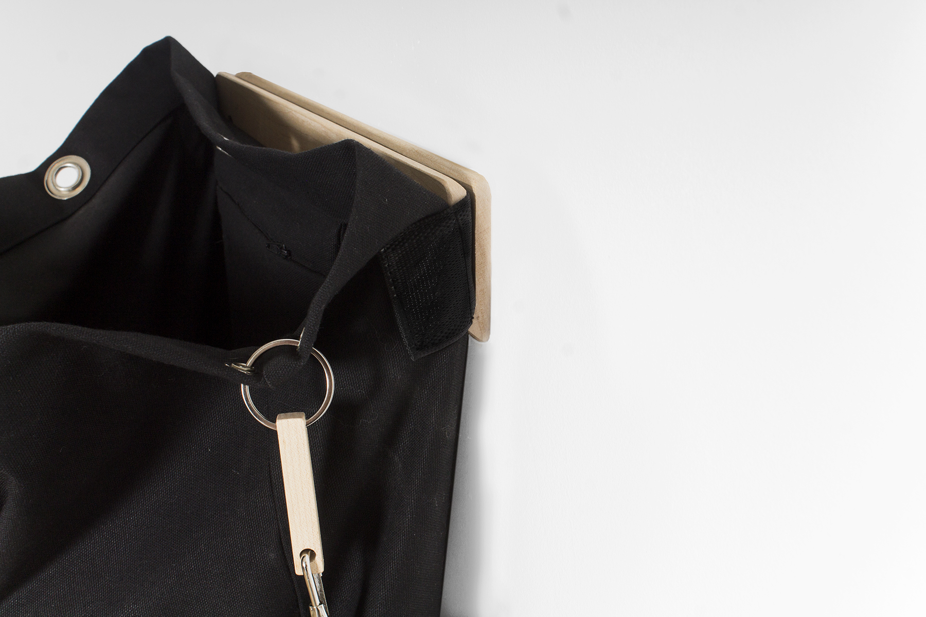 Poche à linge_Noire_02